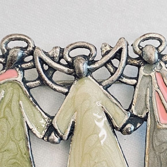 Breast Cancer Awareness Brooch Three Hand Holding Angels Donning Pink Scarves - Picture 4 of 8